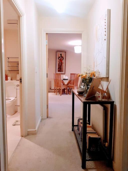 Central Spacious And Secure With A Double Bed Edgware Bagian luar foto