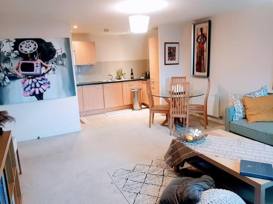 Central Spacious And Secure With A Double Bed Edgware Bagian luar foto